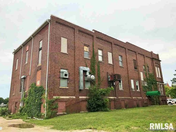 88 N Prairie St, Galesburg, IL 61401